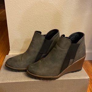 Maurices Wedge Bootie size 8